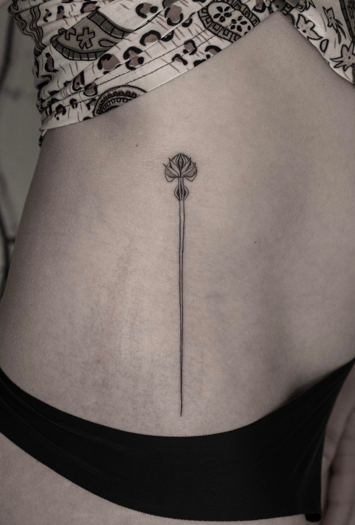 Individuelles Hat Pin Tattoo Design